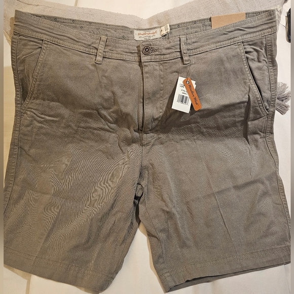 WEATHERPROOF VINTAGE NWT MEN SHORT - Picture 1 of 5